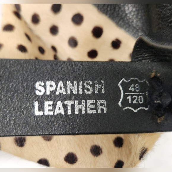 Marie Turnor Leather Crossbody Bag - Picture 9 of 16